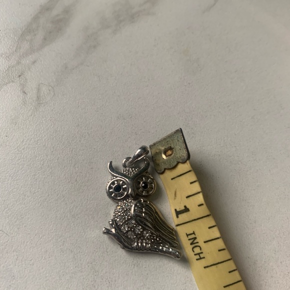 Vintage Cute Owl silver tone pendant. - Picture 3 of 3